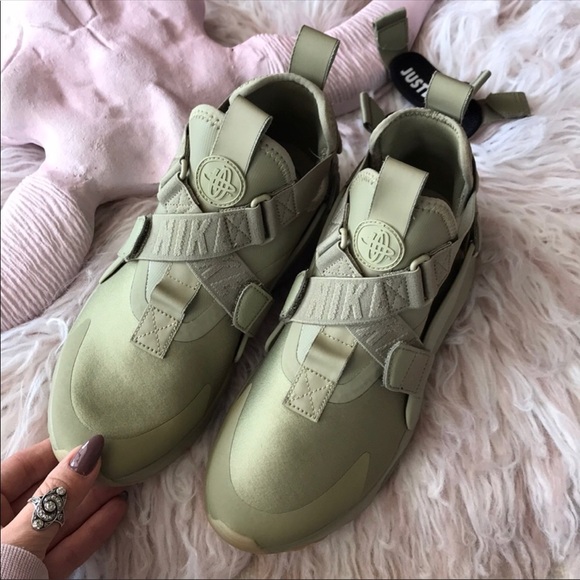 NWT Nike Huarache city - Picture 4 of 8